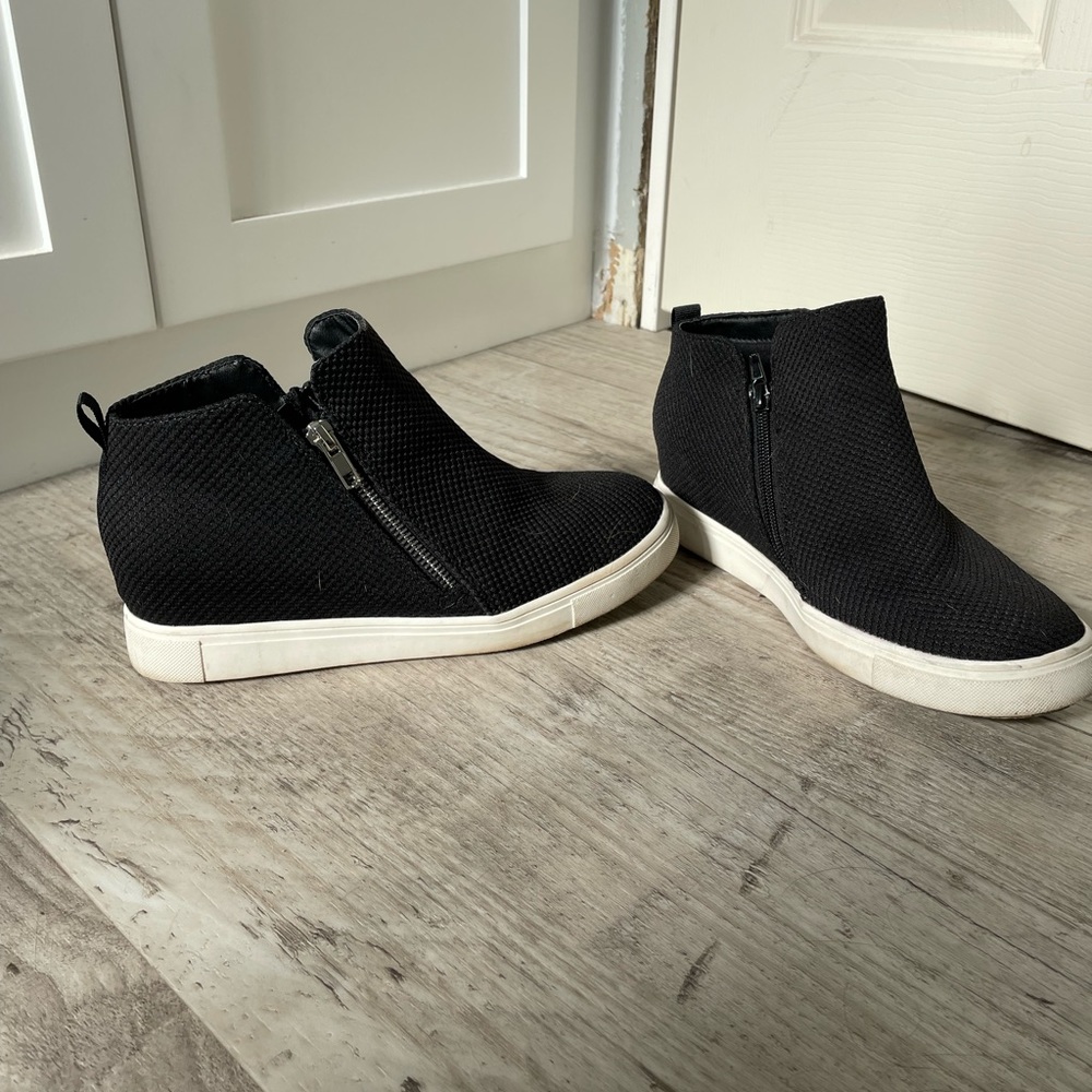 SM New York booties/tennis, size 8.5